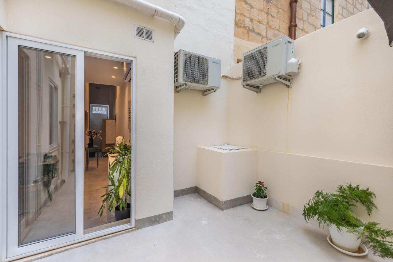 Sliema Luxurious One Bedroom Duplex Maisonette Buitenkant foto