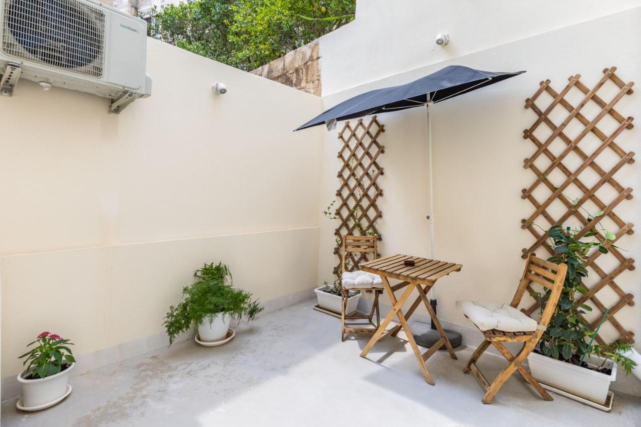 Sliema Luxurious One Bedroom Duplex Maisonette Buitenkant foto